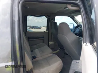 2009 Ford F-250 XL with VIN 1FTSW21519EB01299, listed as a IAAI auction lot 42491327 with 235,705 mi miles and . Bid and sale history available at DreamBid. Image 8.