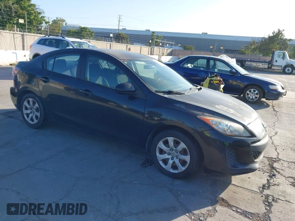 2012 Mazda 3 i Sport z VIN JM1BL1UG4C1527566, wystawiony jako IAAI lot #42394588 z przebiegiem 222 986 mil mil oraz . Historia ofert i sprzedaży dostępna na DreamBid. Obrazek 1.