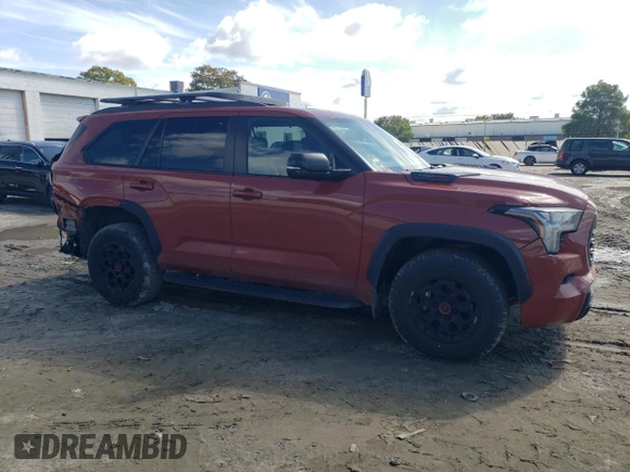 2024 Toyota Sequoia SR5 with VIN 7SVAAABA5RX021773, listed as a Copart auction lot 72173374 with 17,877 mi miles and Salvage Title. Bid and sale history available at carsss.com. Image 4.