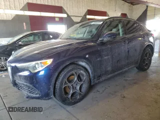 2018 Alfa Romeo Stelvio Sport z VIN ZASFAKPN7J7B85815, wystawiony jako Copart lot #45658955 z przebiegiem 125 469 mil mil oraz Szkody całkowita. Historia ofert i sprzedaży dostępna na DreamBid. Obrazek 1.