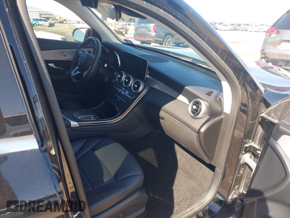 2022 Mercedes-Benz GLC with VIN W1N0G8DBXNV360675, listed as a IAAI auction lot 41652144 with 37,235 mi miles. Bid and sale history available at carsss.com. Image 5.