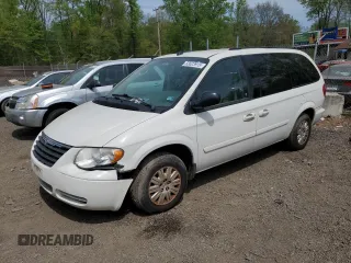 2005 Chrysler Town & Country LX with VIN 2C4GP44R15R450232, listed as a Copart auction lot 53623915 with 57,372 mi miles and Salvage Title. Bid and sale history available at carsss.com. Image 1.