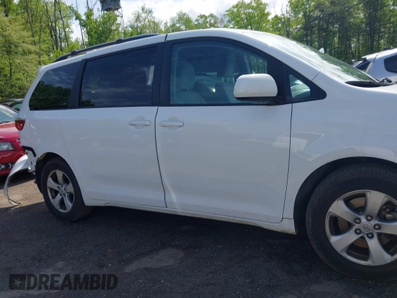 2017 Toyota Sienna LE Auto Access Seat with VIN 5TDKZ3DC7HS896262, listed as a IAAI auction lot 42147163 with 98,219 mi miles and . Bid and sale history available at DreamBid. Image 13.