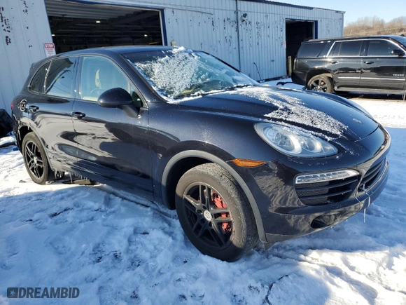 2014 Porsche Cayenne with VIN WP1AA2A29ELA02976, listed as a Copart auction lot 88319465 with 140,755 mi miles and Clean Title. Bid and sale history available at carsss.com. Image 4.