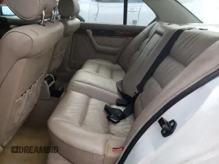 1995 BMW 5 Series 525i z VIN WBAHD6326SGK83552, wystawiony jako Copart lot #45245825 z przebiegiem 181 607 mil mil oraz Szkoda całkowita • Salvage title. Historia ofert i sprzedaży dostępna na DreamBid. Obrazek 10.