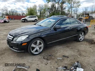 2013 Mercedes-Benz E-Class E 350 with VIN WDDKJ5KB7DF210671, listed as a Copart auction lot 53207205 with 204,918 mi miles and Clean Title. Bid and sale history available at carsss.com. Image 1.