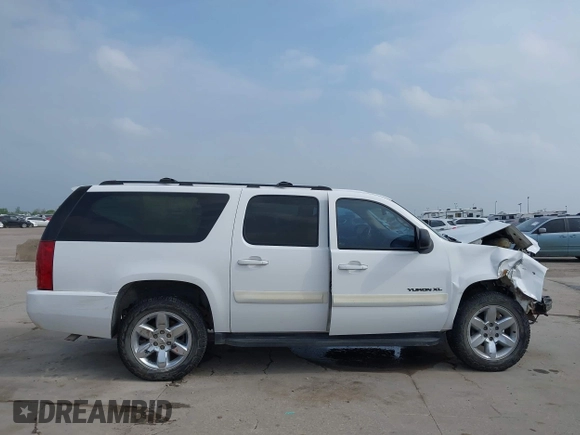 2007 GMC Yukon XL SLT with VIN 1GKFC16047R185002, listed as a IAAI auction lot 41933776 with 189,187 mi miles. Bid and sale history available at carsss.com. Image 14.