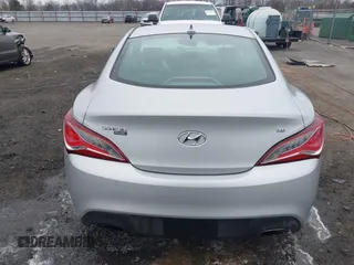 2016 Hyundai Genesis Coupe 3.8L Base with VIN KMHHT6KJ3GU132901, listed as a IAAI auction lot 41525043 with 94,012 mi miles. Bid and sale history available at carsss.com. Image 16.