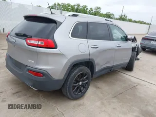2018 Jeep Cherokee Latitude with VIN 1C4PJLCX7JD558850, listed as a IAAI auction lot 42199243 with 109,780 mi miles. Bid and sale history available at carsss.com. Image 4.
