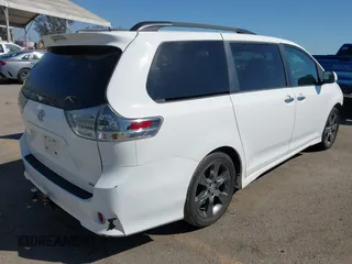 2016 Toyota Sienna SE с VIN 5TDXK3DC0GS702003, выставлен на аукционе IAAI как лот 41957604 с пробегом 41 409 миль миль и . История ставок и продаж доступна на DreamBid. Изображение 4.