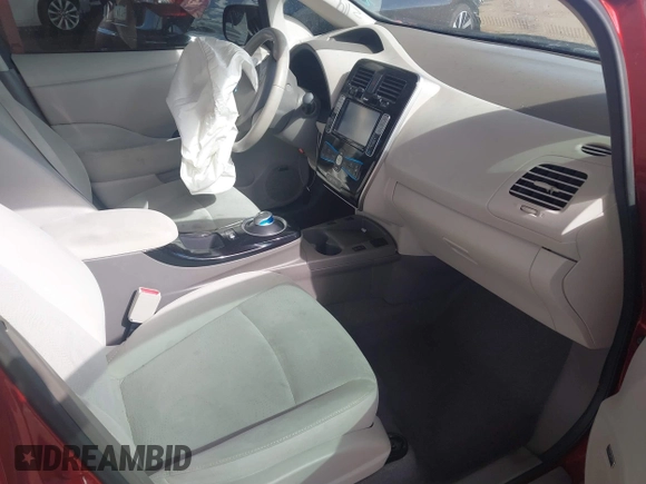 2015 Nissan LEAF SV with VIN 1N4AZ0CP5FC308068, listed as a IAAI auction lot 41582997 with 53,230 mi miles. Bid and sale history available at carsss.com. Image 5.
