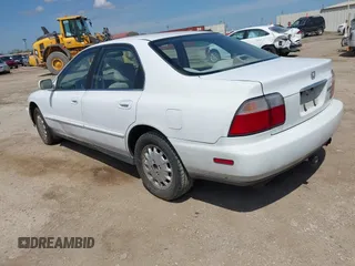 1997 Honda Accord EX с VIN 1HGCD5653VA201234, выставлен на аукционе IAAI как лот 42371208 с пробегом 112 686 миль миль и . История ставок и продаж доступна на DreamBid. Изображение 3.