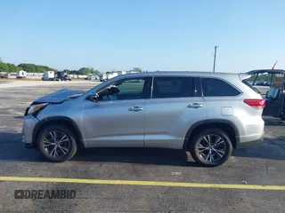2018 Toyota Highlander LE with VIN 5TDZARFH7JS040614, listed as a IAAI auction lot 41922010 with 74,473 mi miles and . Bid and sale history available at DreamBid. Image 14.