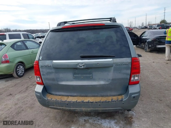 2008 Hyundai Entourage GLS with VIN KNDMC233686052137, listed as a IAAI auction lot 41640274 with NaN miles. Bid and sale history available at carsss.com. Image 16.