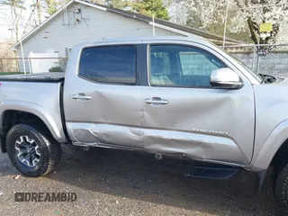 2016 Toyota Tacoma SR with VIN 3TMCZ5AN9GM001620, listed as a IAAI auction lot 41902924 with 117,462 mi miles. Bid and sale history available at carsss.com. Image 6.