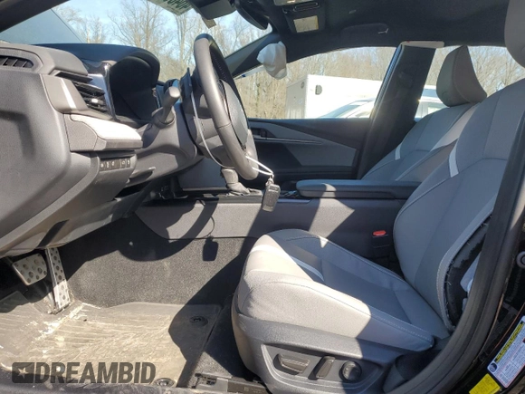 2025 Toyota Camry LE z VIN 4T1DBADK3SU510279, wystawiony jako Copart lot #46408205 z przebiegiem 7 274 mil mil oraz Szkoda całkowita • Salvage title. Historia ofert i sprzedaży dostępna na DreamBid. Obrazek 7.