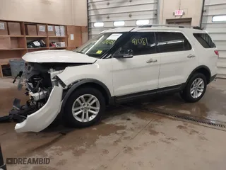 2011 Ford Explorer XLT with VIN 1FMHK8D80BGA01991, listed as a IAAI auction lot 41691081 with 205,011 mi miles. Bid and sale history available at carsss.com. Image 17.