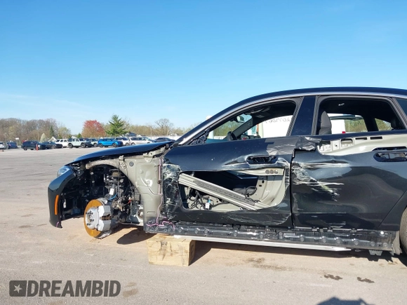 2024 BMW i4 xDrive40 z VIN WBY83FB05RFS69775, wystawiony jako IAAI lot #42079067 z przebiegiem 4 607 mil mil oraz . Historia ofert i sprzedaży dostępna na DreamBid. Obrazek 6.