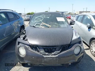 2016 Nissan Juke S z VIN JN8AF5MR9GT607309, wystawiony jako IAAI lot #42021466 z przebiegiem 123 950 mil mil oraz . Historia ofert i sprzedaży dostępna na DreamBid. Obrazek 12.