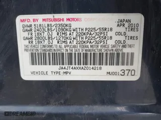 2010 Mitsubishi Outlander XLS with VIN JA4JT4AXXAZ014218, listed as a IAAI auction lot 41443983 with 177,494 mi miles. Bid and sale history available at carsss.com. Image 9.