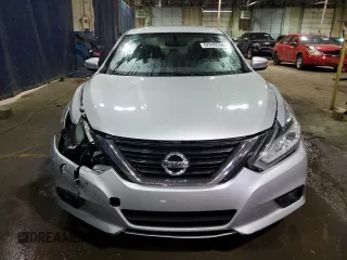 2018 Nissan Altima SV with VIN 1N4AL3AP0JC125062, listed as a Copart auction lot 82849554 with 122,830 mi miles and Clean Title. Bid and sale history available at DreamBid. Image 5.