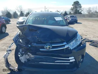 2019 Toyota Highlander SE with VIN 5TDJZRFH0KS711578, listed as a IAAI auction lot 41877044 with 77,193 mi miles. Bid and sale history available at carsss.com. Image 12.