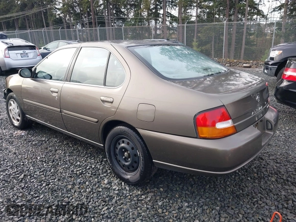 1999 Nissan Altima XE with VIN 1N4DL01D1XC210017, listed as a IAAI auction lot 41199544 with 297,917 mi miles. Bid and sale history available at carsss.com. Image 3.