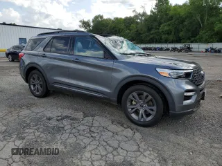 2023 Ford Explorer XLT with VIN 1FMSK7DH1PGC12480, listed as a Copart auction lot 61403655 with 20,555 mi miles and Salvage title. Bid and sale history available at DreamBid. Image 4.