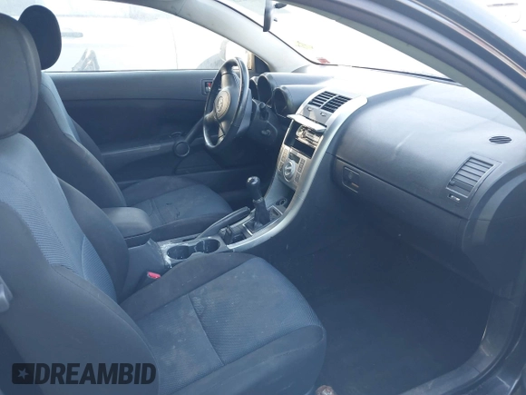 2005 Scion tC z VIN JTKDE177850038720, wystawiony jako IAAI lot #40710952 z przebiegiem 222 386 mil mil oraz . Historia ofert i sprzedaży dostępna na DreamBid. Obrazek 5.