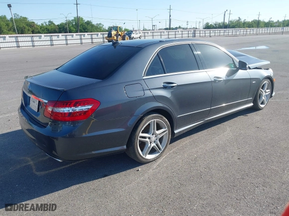 2012 Mercedes-Benz E-Class E 350 Luxury with VIN WDDHF5KB4CA560735, listed as a IAAI auction lot 41987988 with 177,146 mi miles. Bid and sale history available at carsss.com. Image 4.