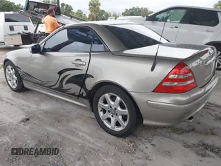 2003 Mercedes-Benz SLK 230 Kompressor с VIN WDBKK49F63F276815, выставлен на аукционе IAAI как лот 42412039 с пробегом 96 818 миль миль и . История ставок и продаж доступна на DreamBid. Изображение 3.