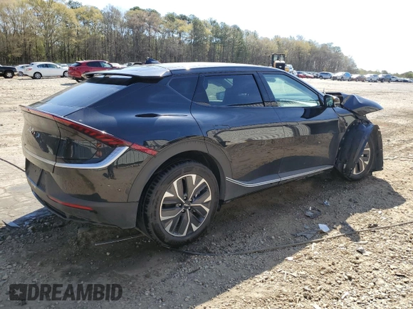 2024 Kia EV6 Light Long Range z VIN KNDC34LA1R5172053, wystawiony jako Copart lot #50467395 z przebiegiem Nie podano mil oraz Szkoda całkowita • Salvage title. Historia ofert i sprzedaży dostępna na DreamBid. Obrazek 3.