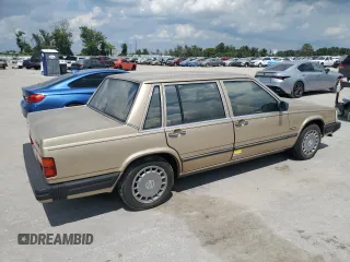1989 Volvo 740 with VIN YV1FX884XK2368716, listed as a Copart auction lot 71722804 with 108,531 mi miles and Salvage Title. Bid and sale history available at carsss.com. Image 3.