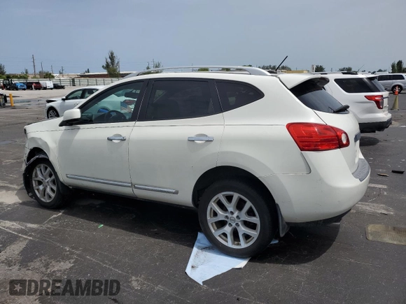 2011 Nissan Rogue SV z VIN JN8AS5MT4BW180927, wystawiony jako Copart lot #59509995 z przebiegiem 90 857 mil mil oraz Szkoda całkowita • Salvage title. Historia ofert i sprzedaży dostępna na DreamBid. Obrazek 2.