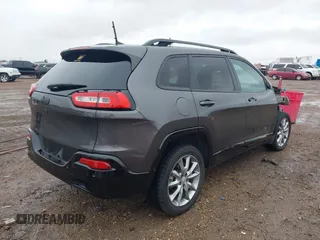 2018 Jeep Cherokee Latitude with VIN 1C4PJLCB6JD588989, listed as a IAAI auction lot 41319570 with 71,333 mi miles. Bid and sale history available at carsss.com. Image 4.