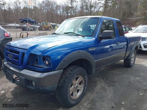 2007 Ford Ranger XL with VIN 1FTZR15E37PA84582, listed as a IAAI auction lot 41750276 with 129364 miles. Bid and sale history available at carsss.com. Image 2.