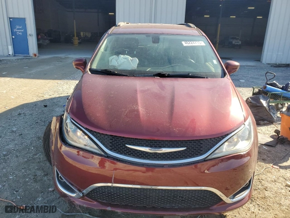 2017 Chrysler Pacifica Touring-L with VIN 2C4RC1BG5HR785101, listed as a Copart auction lot 46224715 with 95,839 mi miles and Salvage Title. Bid and sale history available at carsss.com. Image 5.