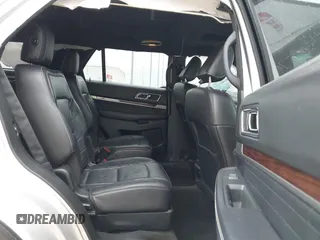 2018 Ford Explorer Platinum with VIN 1FM5K8HT2JGA66681, listed as a IAAI auction lot 41932370 with 61,049 mi miles. Bid and sale history available at carsss.com. Image 8.