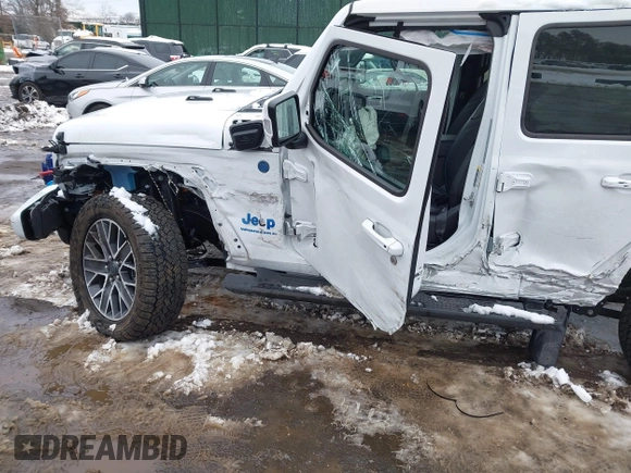 2024 Jeep Wrangler High Altitude z VIN 1C4RJXU66RW174919, wystawiony jako IAAI lot #41563619 z przebiegiem 4 133 mil mil oraz . Historia ofert i sprzedaży dostępna na DreamBid. Obrazek 6.