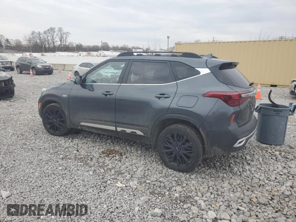 2023 Kia Seltos Nightfall with VIN KNDEUCA28P7370612, listed as a Copart auction lot 43581925 with 34,588 mi miles and Salvage Title. Bid and sale history available at carsss.com. Image 2.