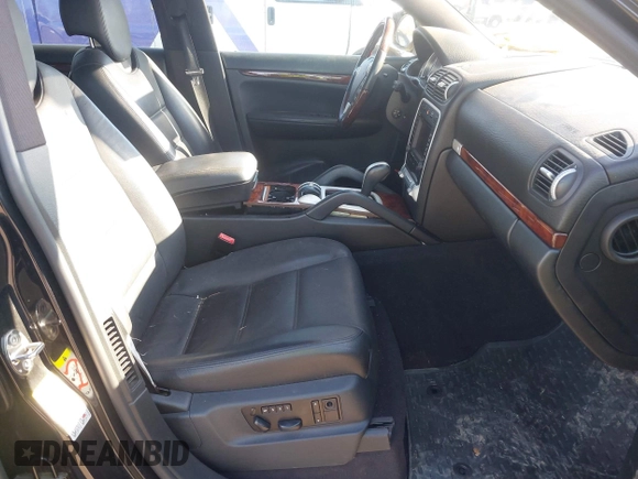 2008 Porsche Cayenne S z VIN WP1AB29P88LA34402, wystawiony jako IAAI lot #41892536 z przebiegiem 122 107 mil mil oraz . Historia ofert i sprzedaży dostępna na DreamBid. Obrazek 5.
