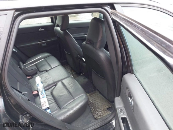 2011 Volvo V50 with VIN YV1672MW9B2603143, listed as a IAAI auction lot 41673995 with 139,845 mi miles. Bid and sale history available at carsss.com. Image 8.