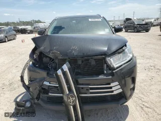 2018 Toyota Highlander SE with VIN 5TDJZRFH3JS839344, listed as a Copart auction lot 53492575 with 71,431 mi miles and Salvage Title. Bid and sale history available at carsss.com. Image 5.