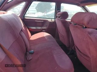 1989 Ford Taurus GL z VIN 1FABP52UXKG244224, wystawiony jako Copart lot #59239225 z przebiegiem 30 853 mil mil oraz Czysty tytuł • Clean title. Historia ofert i sprzedaży dostępna na DreamBid. Obrazek 10.