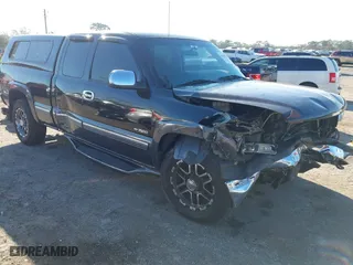 2002 Chevrolet Silverado 1500 LS with VIN 2GCEK19T421133371, listed as a IAAI auction lot 41695824 with 162,890 mi miles. Bid and sale history available at carsss.com. Image 1.