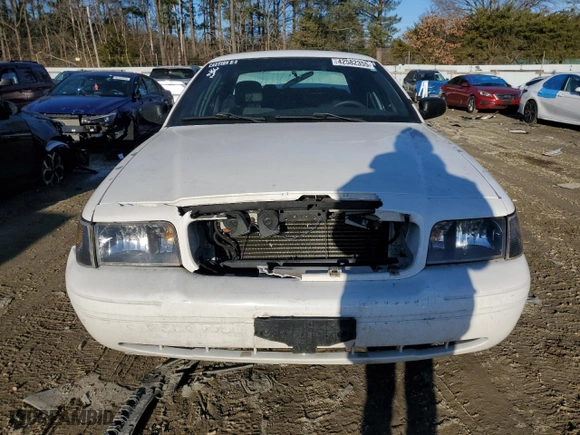 2005 Ford Police Interceptor with VIN 2FAHP71W05X139313, listed as a Copart auction lot 42582355 with 96,179 mi miles and Salvage Title. Bid and sale history available at carsss.com. Image 5.