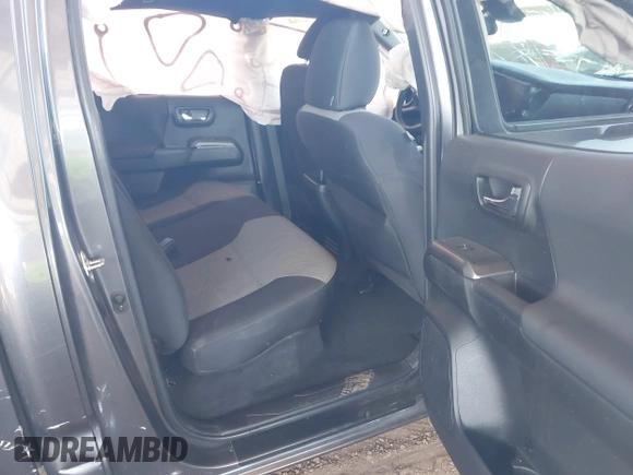 2022 Toyota Tacoma SR z VIN 3TYCZ5AN1NT062445, wystawiony jako IAAI lot #41967336 z przebiegiem Nie podano mil oraz . Historia ofert i sprzedaży dostępna na DreamBid. Obrazek 8.