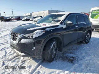 2022 Nissan Rogue SV with VIN JN8BT3BB2NW330974, listed as a Copart auction lot 84604284 with 61,429 mi miles and Clean Title. Bid and sale history available at carsss.com. Image 1.
