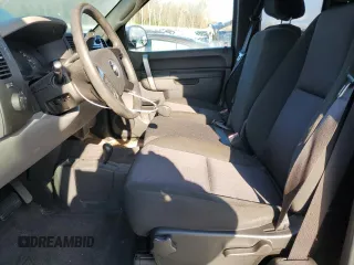 2010 Chevrolet Silverado 1500 LS with VIN 1GCSKREA4AZ163482, listed as a Copart auction lot 84028464 with 108,989 mi miles and Clean Title. Bid and sale history available at DreamBid. Image 7.