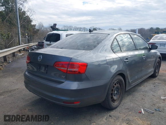 2015 Volkswagen Jetta Sedan 2.0L TDI SEL with VIN 3VWLA7AJXFM264856, listed as a IAAI auction lot 41315372 with 211,070 mi miles. Bid and sale history available at carsss.com. Image 4.